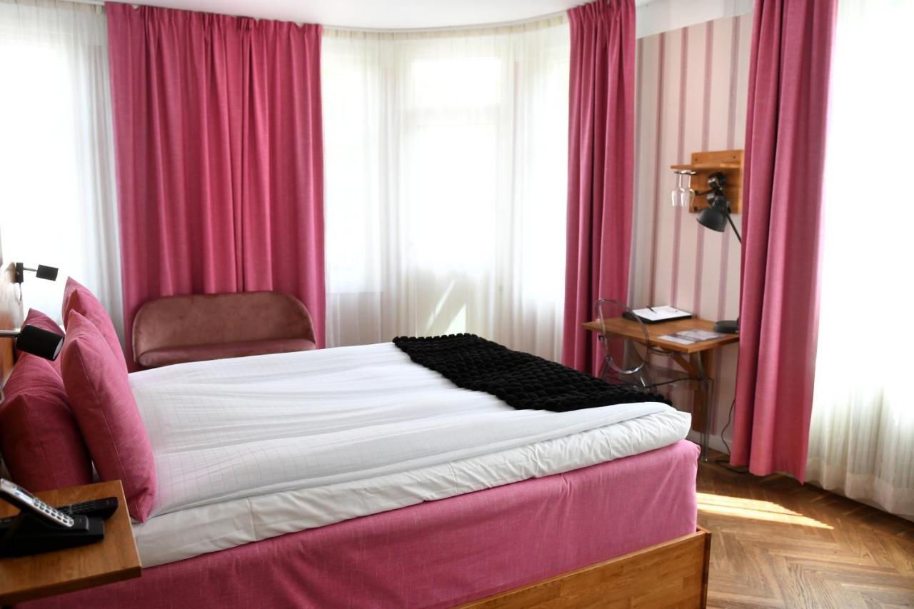 Huskvarna Stadshotell Bagian luar foto
