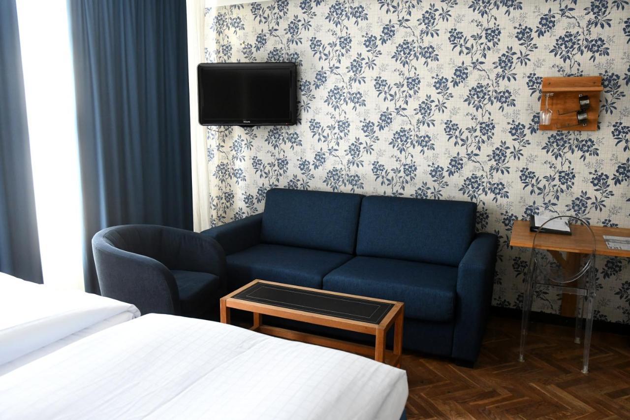 Huskvarna Stadshotell Bagian luar foto