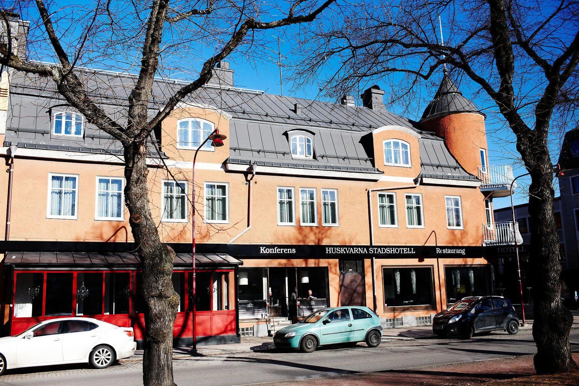 Huskvarna Stadshotell Bagian luar foto