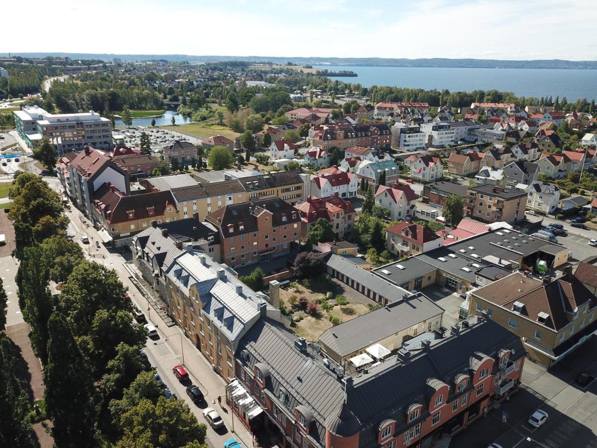 Huskvarna Stadshotell Bagian luar foto
